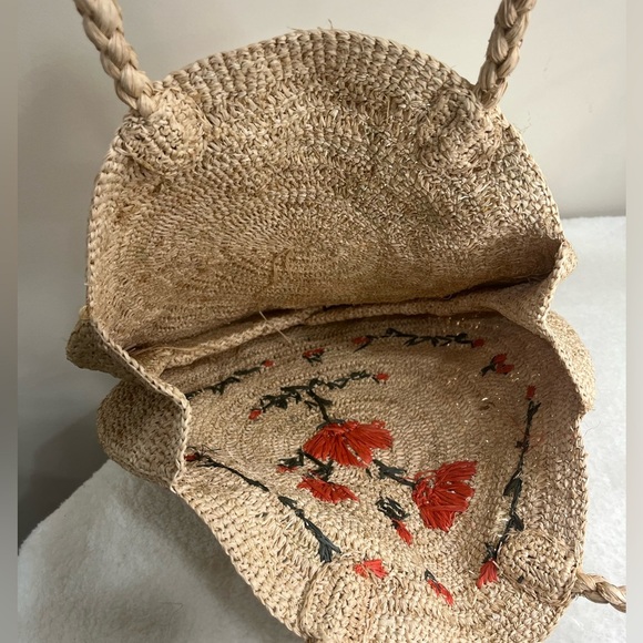 Round Raffia Tote with Floral Embroidery - Picture 5 of 9